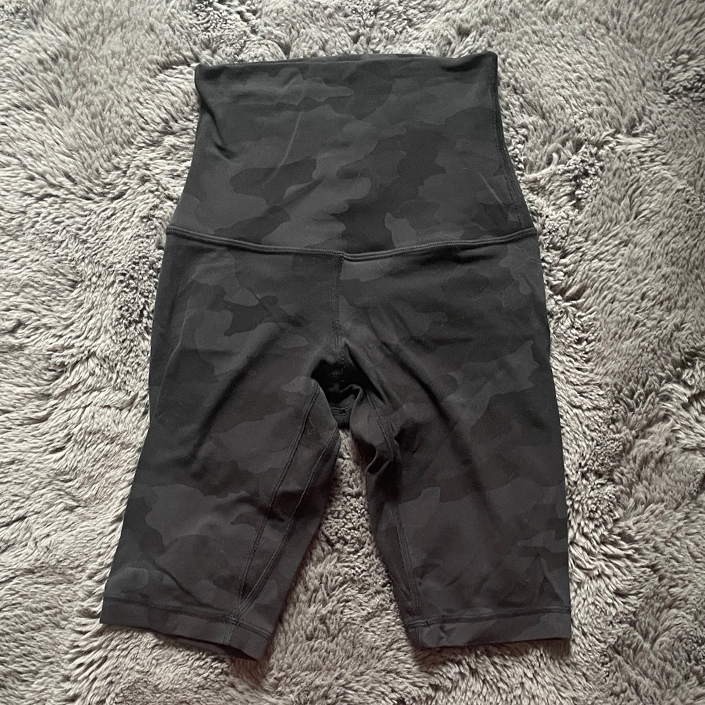 Lululemon Super High Waisted Align 10" Shorts